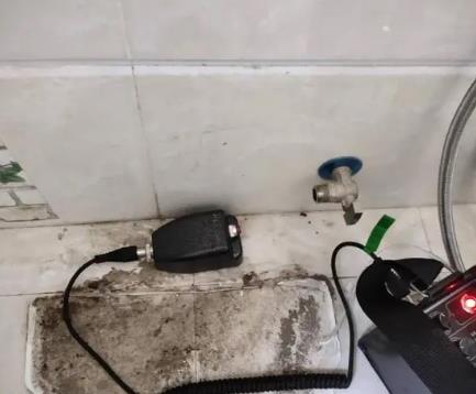 五原屋顶漏水维修公司分享下卫生间漏水的危害及解决方法
